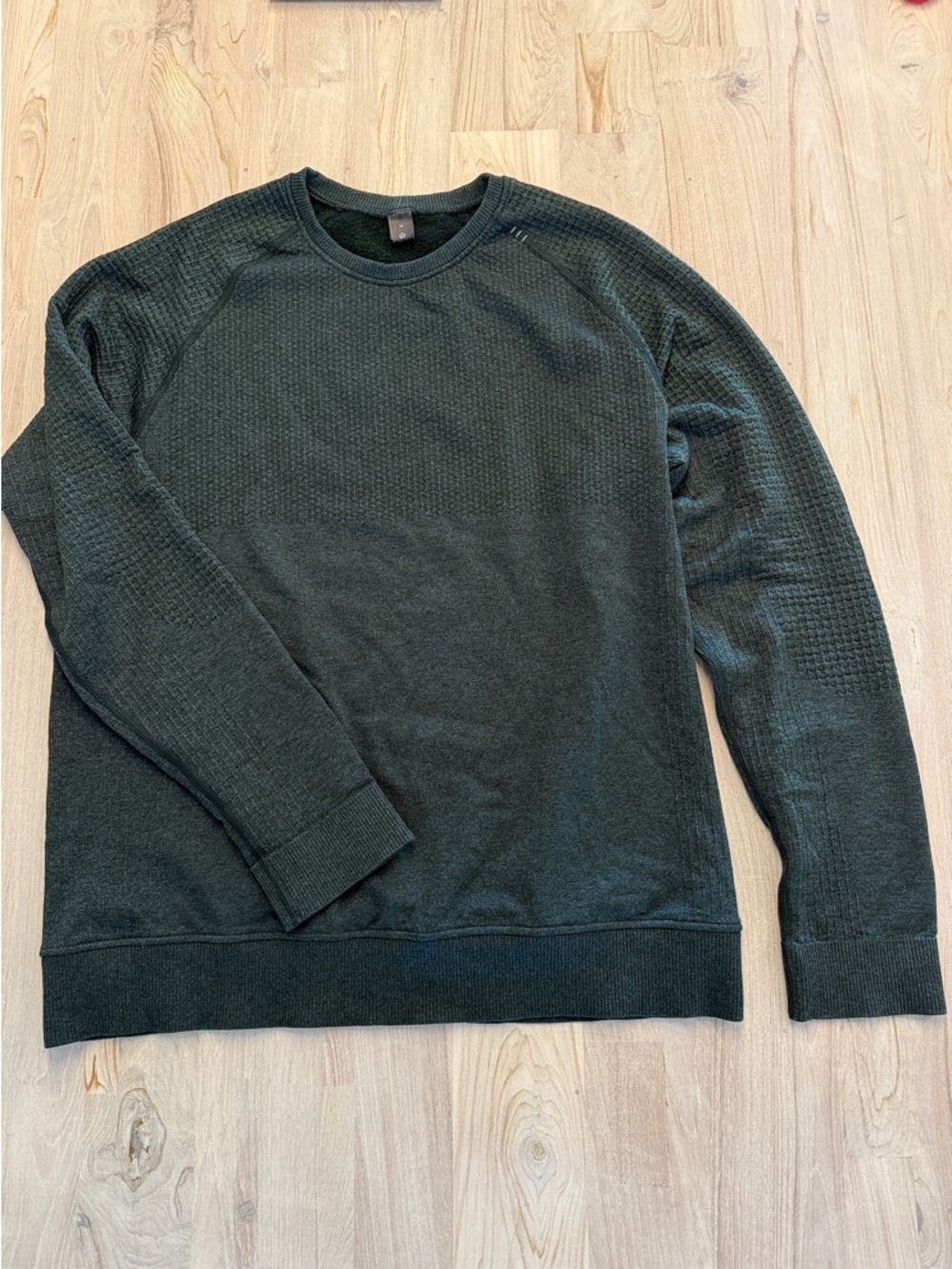 Lululemon athletica Men’s Engineered Warmth Long-Sleeve Crew Size M